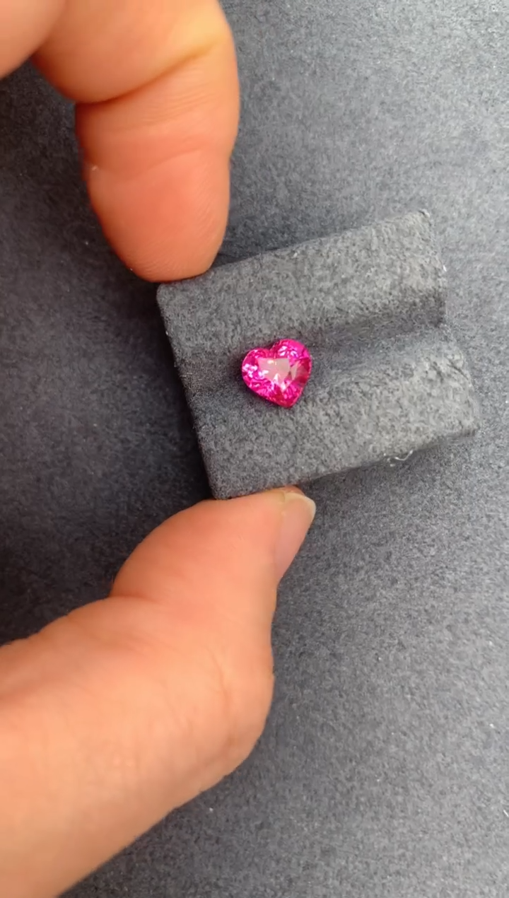 【闪购商品】尖晶石裸石未镶嵌1.6ct粉尖晶