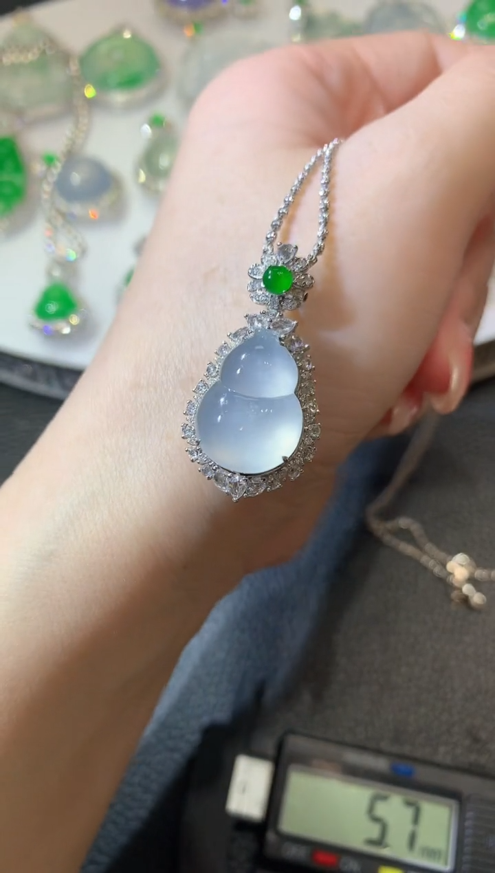 【闪购商品】翡翠吊坠(不含链)18K金镶嵌C73 多样性发货一件