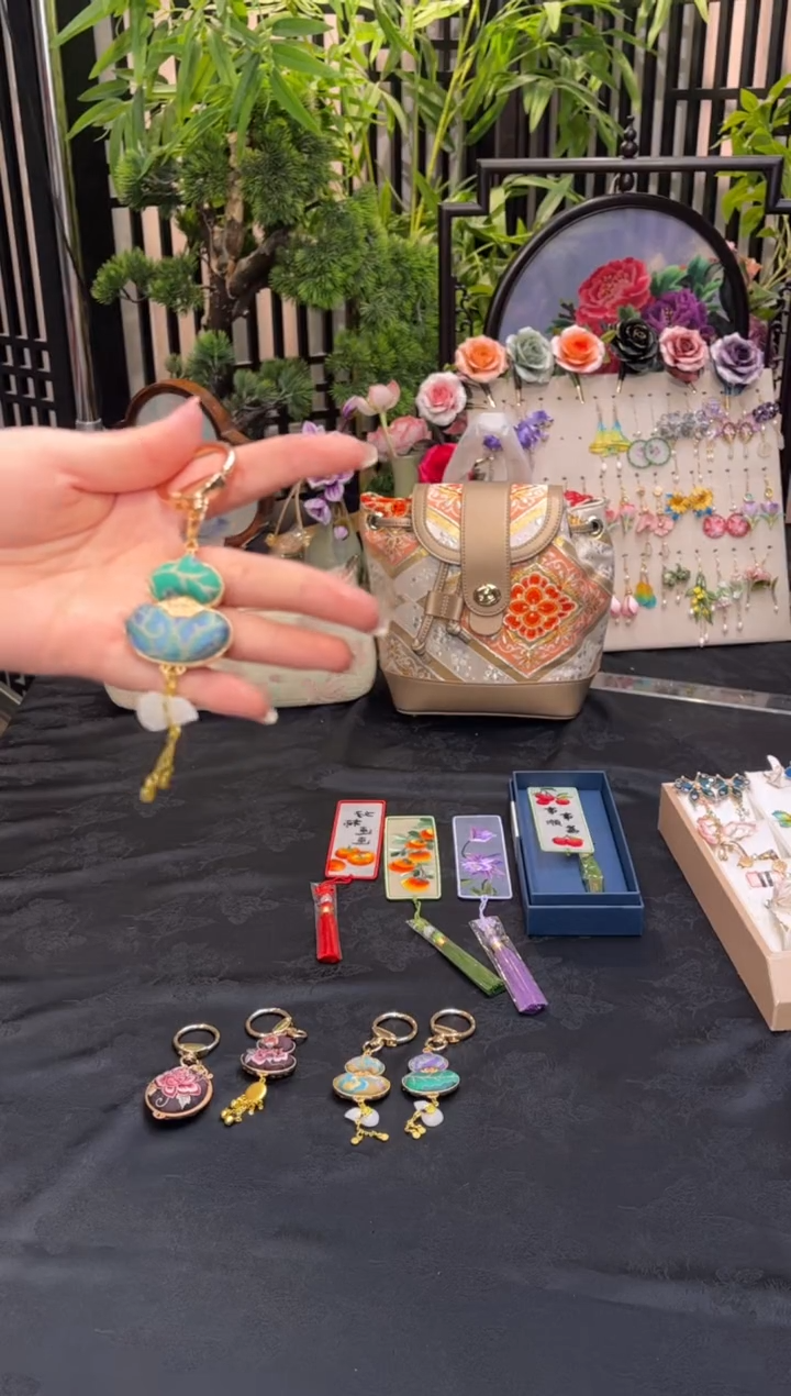 织绣沐**槿非遗苏绣手工饰品