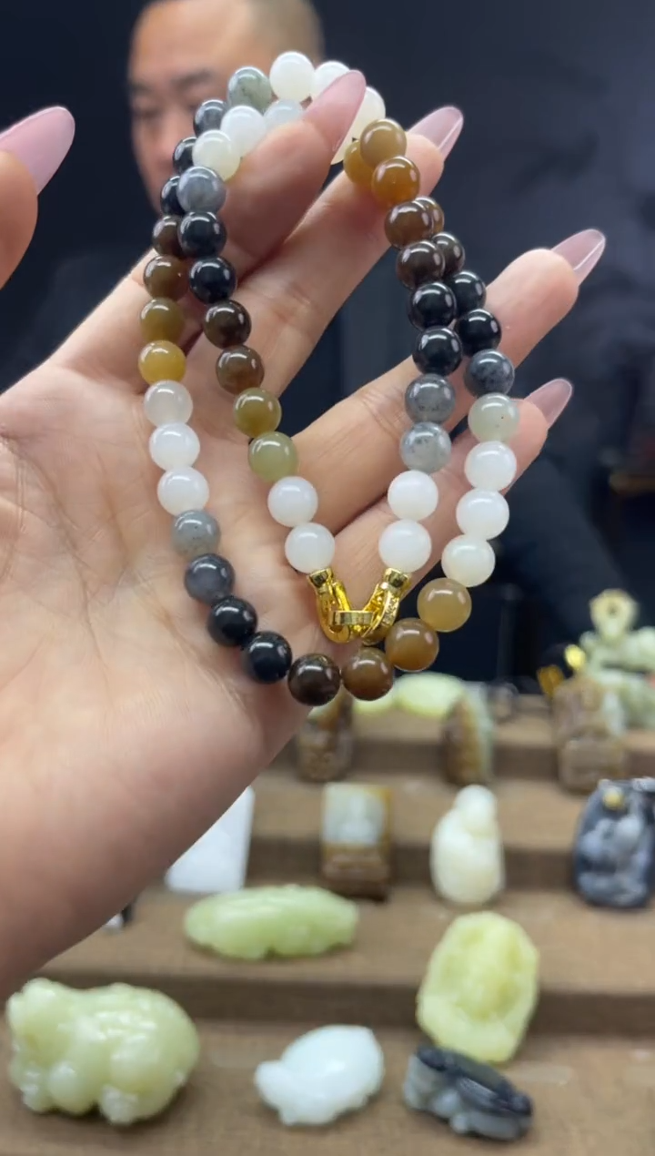 颈饰未镶嵌和田玉1