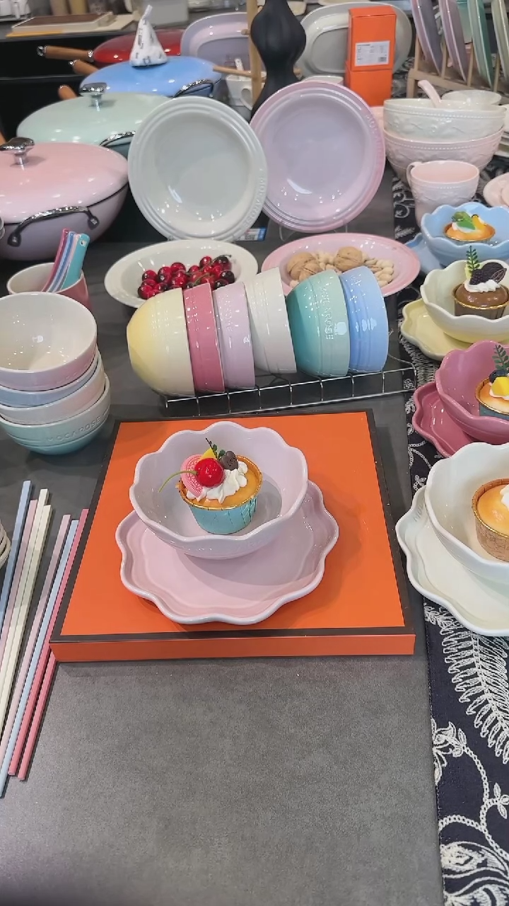 【闪购商品】瓷炻彩花边盘18cm-樱花粉