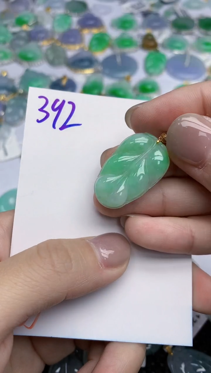 【闪购商品】翡翠挂件18K金镶嵌天然翡翠A货