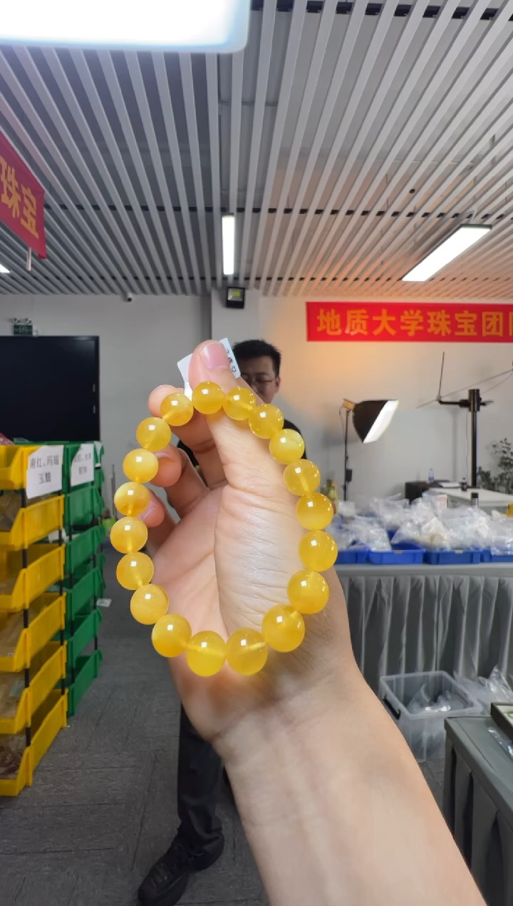 未镶嵌蜜蜡手串约10mm俄料鸡油黄蜜蜡圆珠单圈