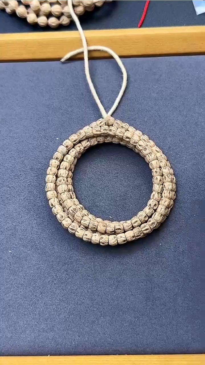 吊坠柏香籽/百香籽狮驼岭竞拍1