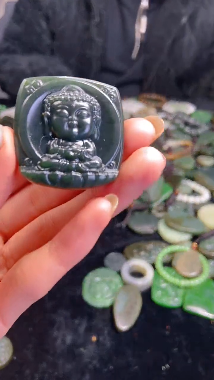 颈饰未镶嵌和田玉1