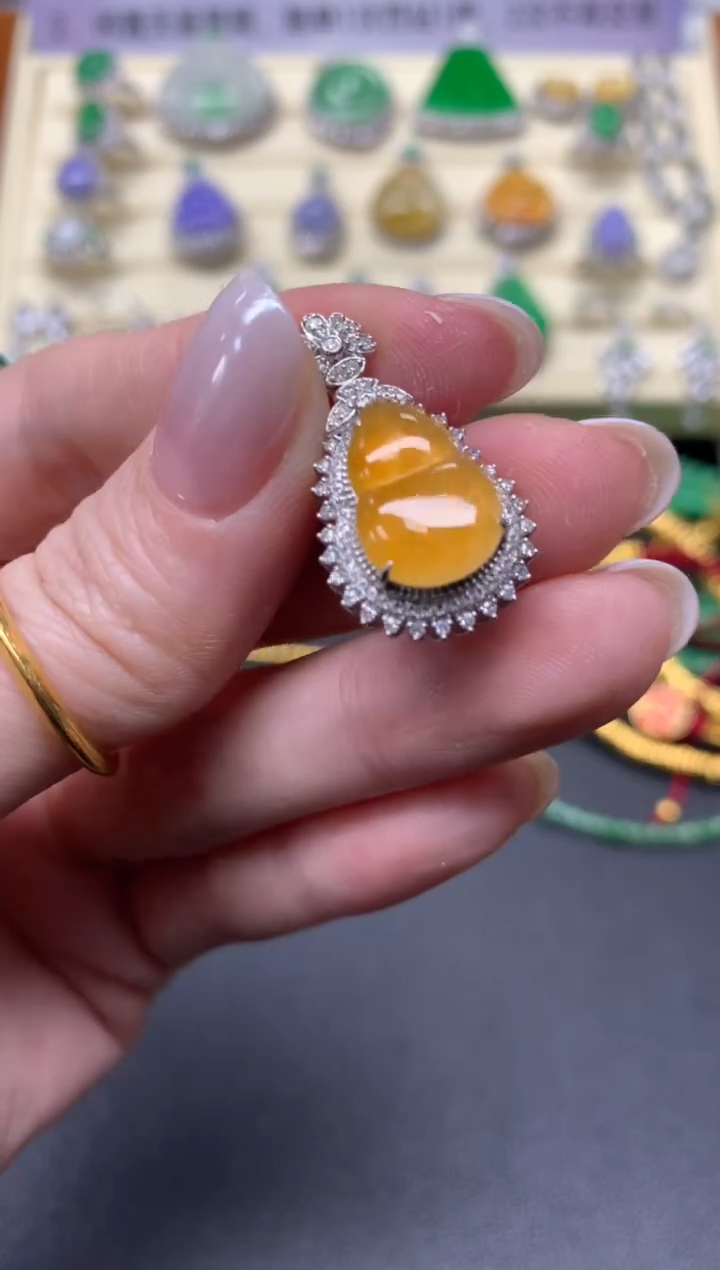 【闪购商品】翡翠吊坠(不含链)18K金镶嵌吊坠|5500+550