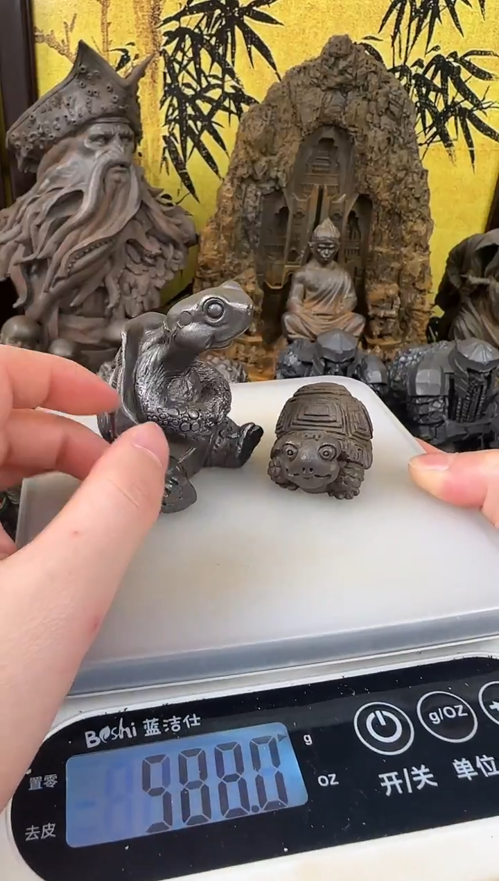 铁精致创意坐龟和小金钱龟