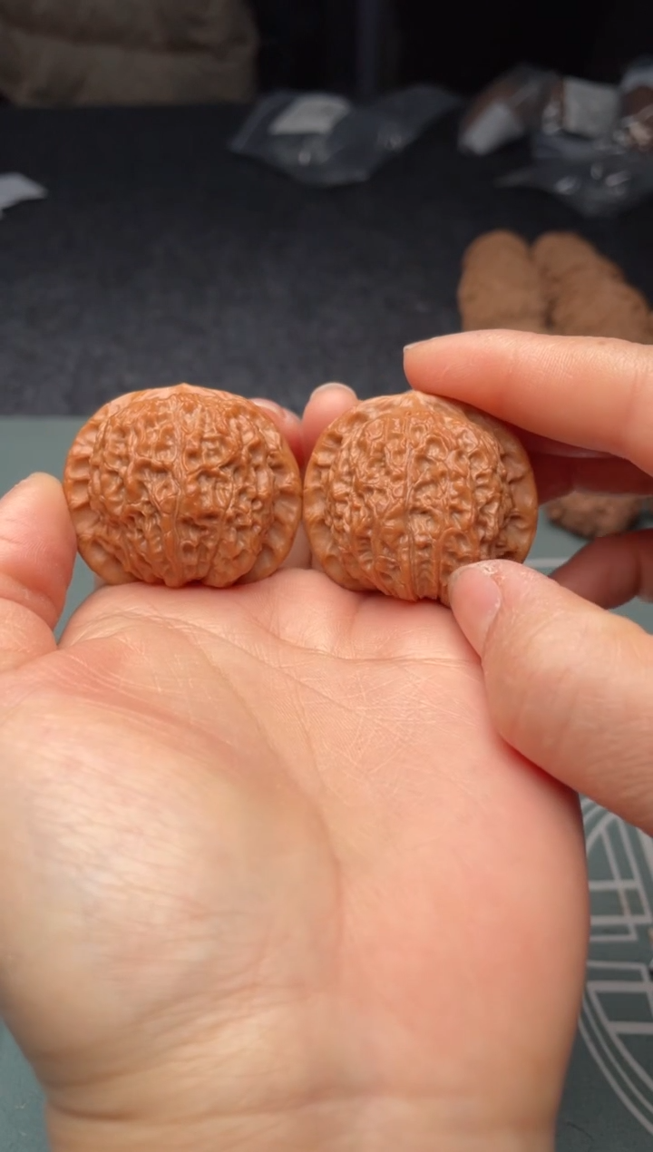 把件文玩核桃w207  血麒麟 38尺