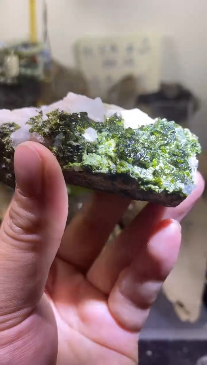 水晶珠宝半成品未镶嵌44号晶簇绿帘花园