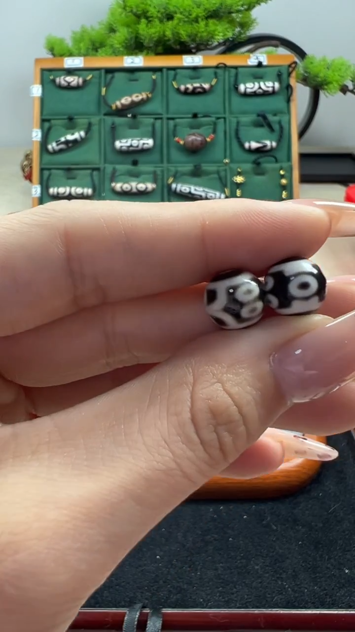 玛瑙/玉髓（覆膜）颈饰未镶嵌29.（微瑕）