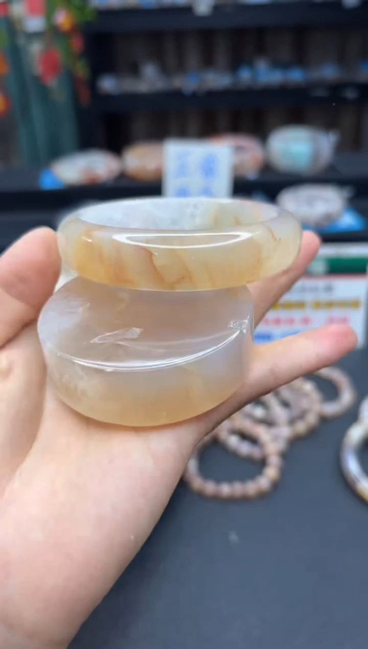 【闪购商品】石英质玉手镯未镶嵌239（63圈贈送鐲心）