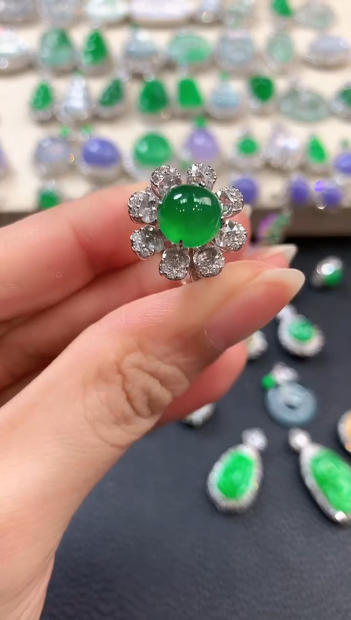 【闪购商品】翡翠戒指18K金镶嵌n37     