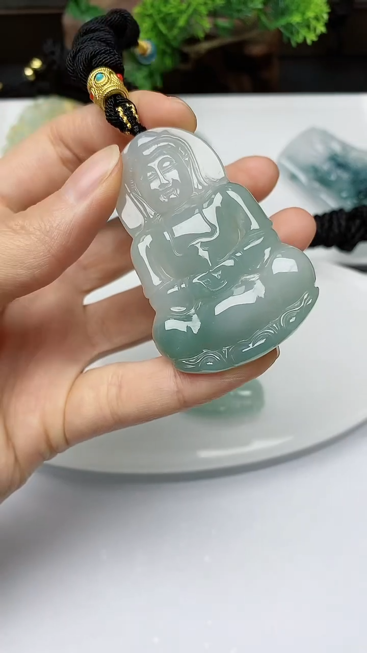 【闪购商品】翡翠颈饰未镶嵌         