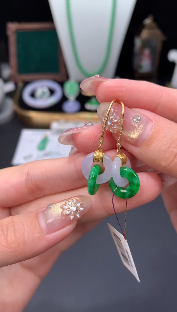 18K金镶嵌定制翡翠48小时鉴赏期 退货不扣服务费