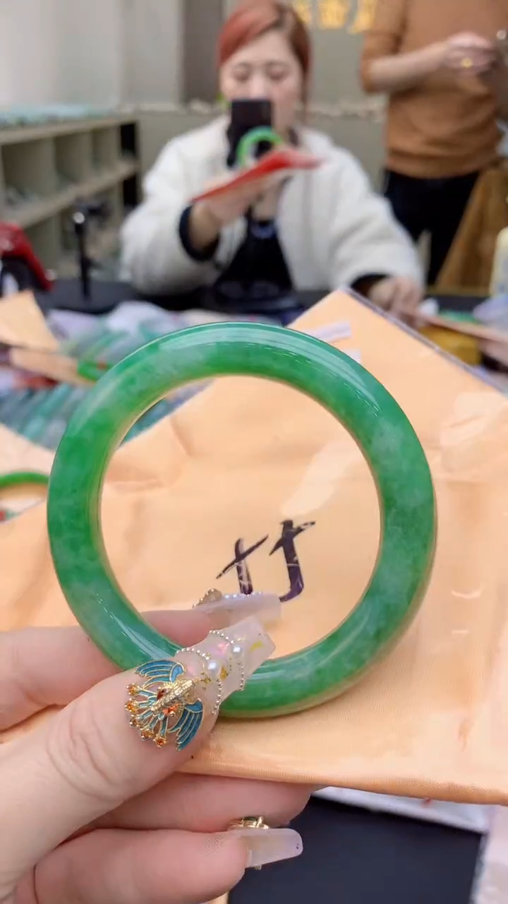 【闪购商品】翡翠手镯未镶嵌0481482305