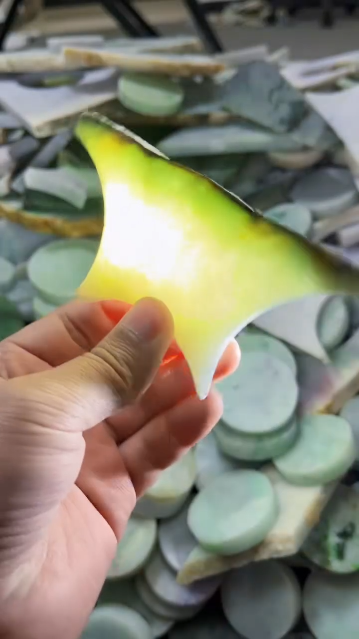 【闪购商品】翡翠挂件未镶嵌A货康壹086