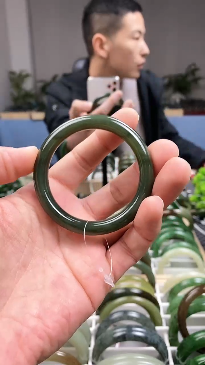 【闪购商品】和田玉手镯未镶嵌51.7