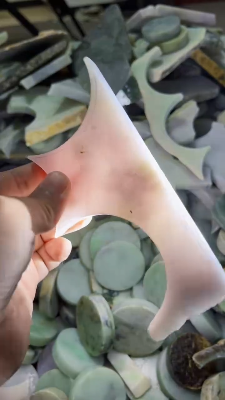 【闪购商品】翡翠挂件未镶嵌A货康壹109