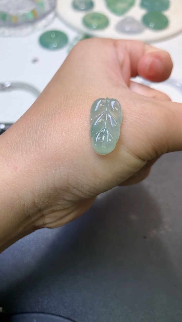 未镶嵌定制翡翠毛货