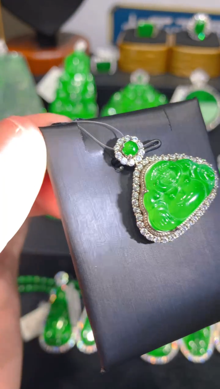 【闪购商品】翡翠颈饰银S925镶嵌9一季