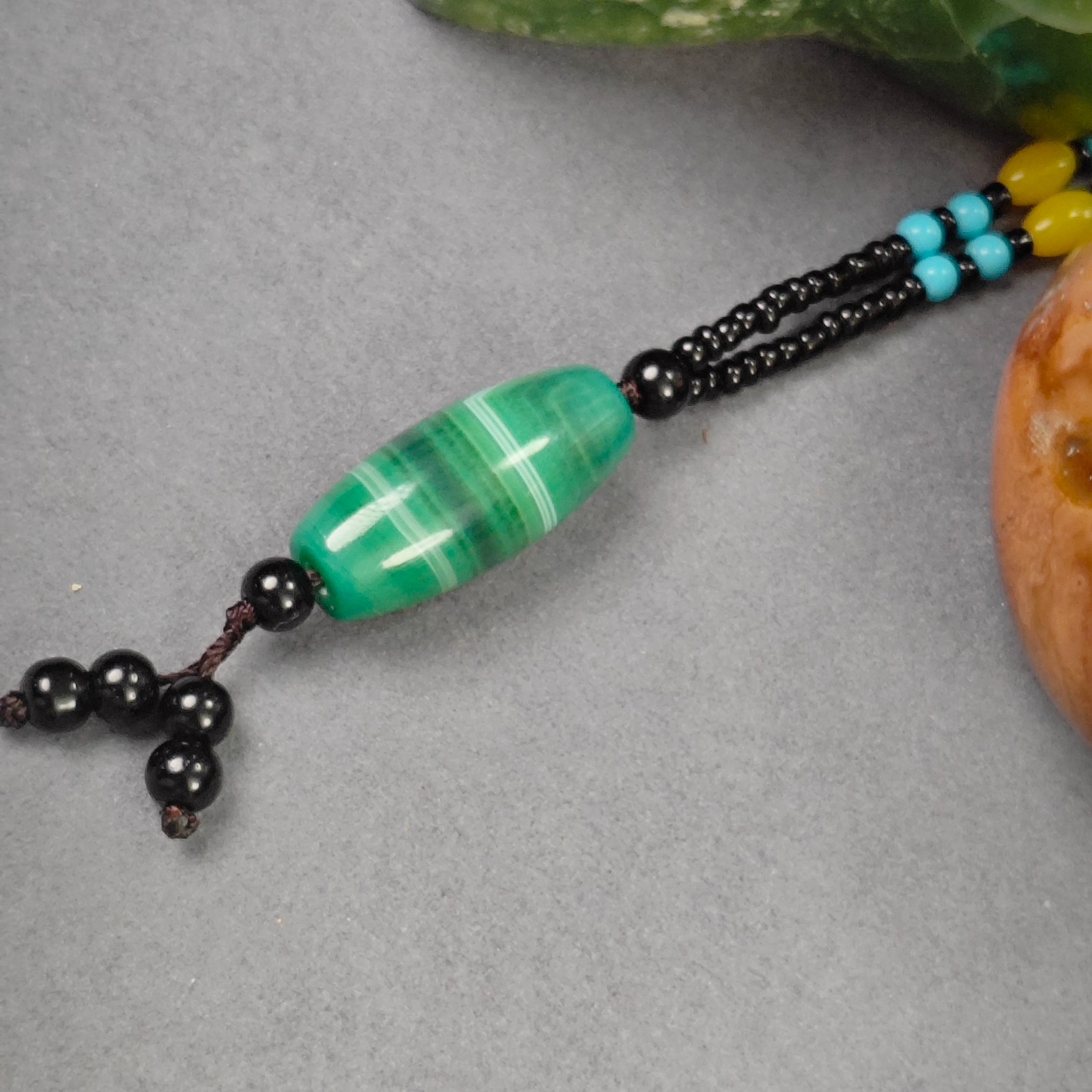 气质绿色缠丝玛瑙吊坠/HGLS-MNDZ-26（多样性发货）