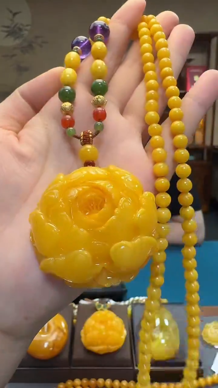 琥珀吊坠(赠链)未镶嵌天然保真蜜蜡牡丹花套装