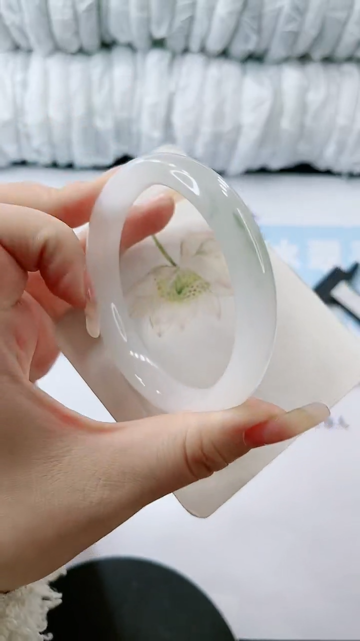 【闪购商品】石英质玉手镯未镶嵌多样性发货S252