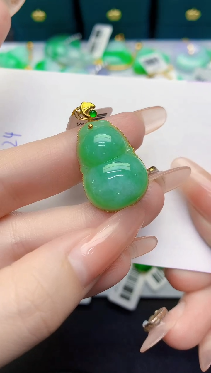 颈饰未镶嵌翡翠缅甸天然翡翠A货