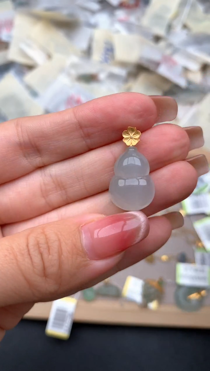 18K金镶嵌挂件翡翠1