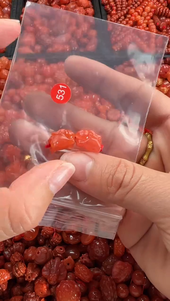 【闪购商品】南红玛瑙颈饰未镶嵌1