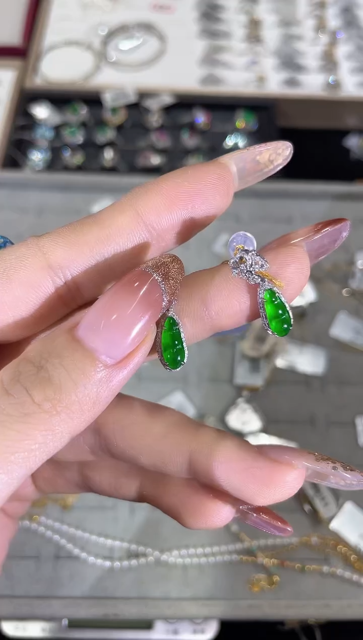 18K金镶嵌翡翠耳饰耳饰     CY