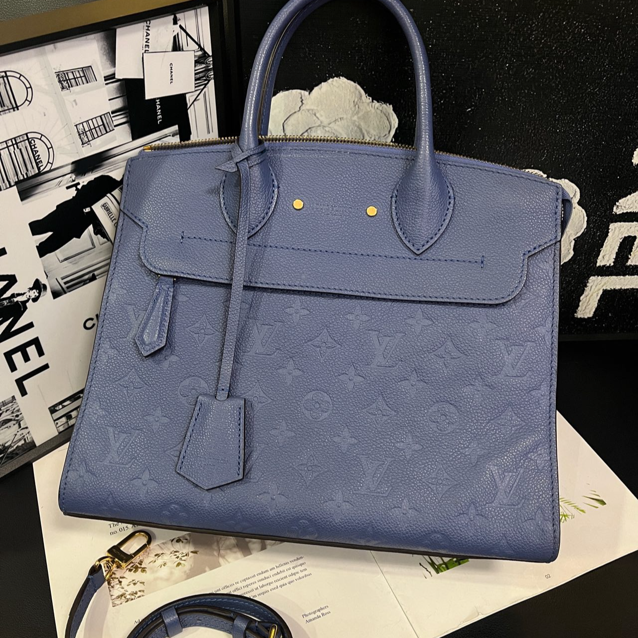 95新 LouisVuitton/路易威登 蓝色全皮pont neuf16年单肩包B1707