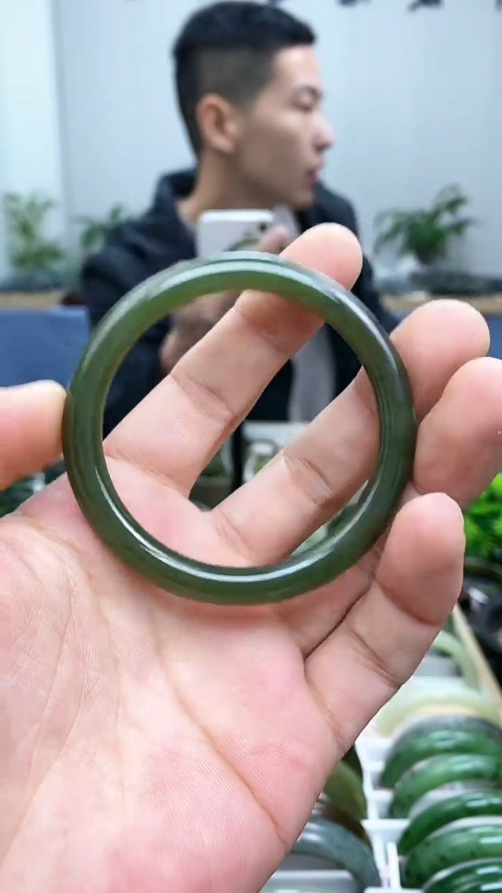 【闪购商品】和田玉手镯未镶嵌53