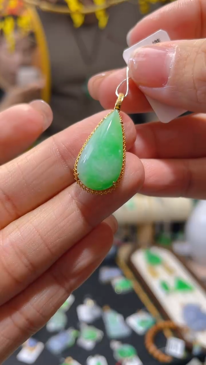 【闪购商品】翡翠颈饰18K金镶嵌假一赔三