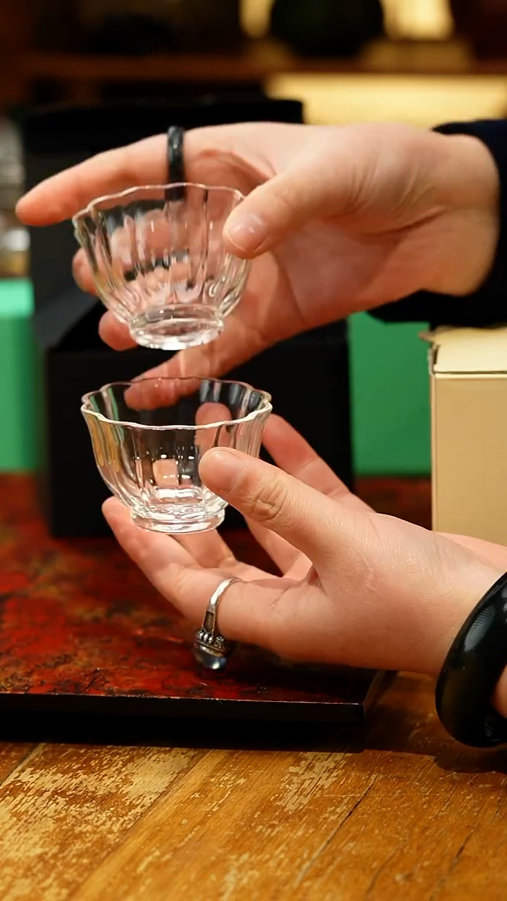 【闪购商品】手工玻璃杯2入/矮款花瓣杯/LX-02