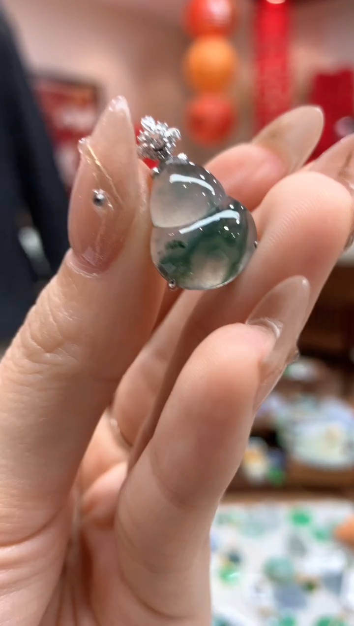 【闪购商品】翡翠吊坠(不含链)18K金镶嵌葫芦