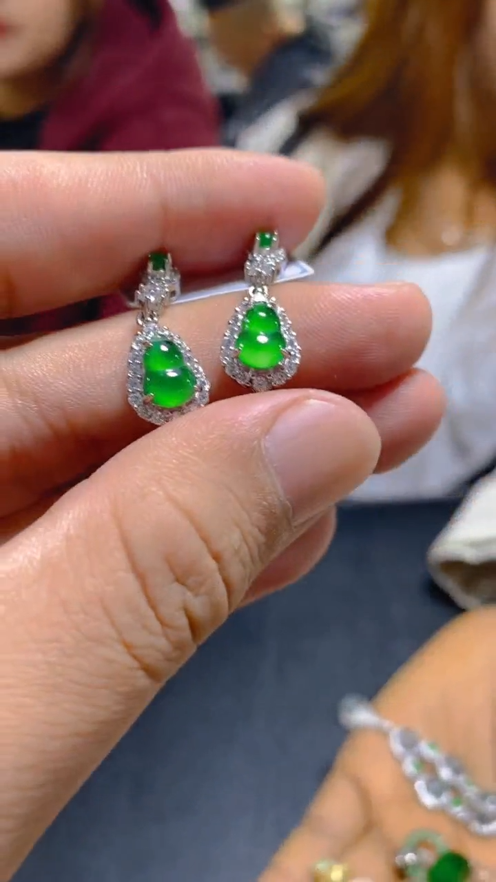 【闪购商品】翡翠耳饰未镶嵌0867207381