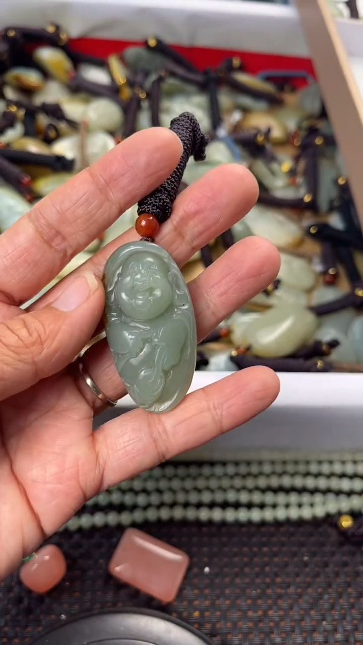 【闪购商品】和田玉颈饰未镶嵌多样性发货没有证书拍一发一有瑕