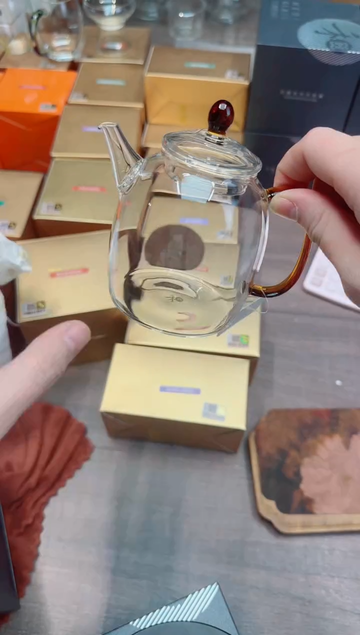 禾器宴臣壶琥珀色