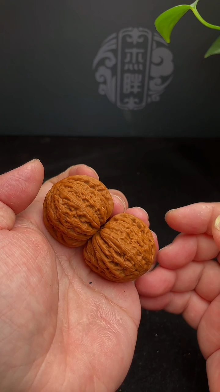 【闪购商品】文玩核桃把件铁锤妹妹39尺（微修，打底）