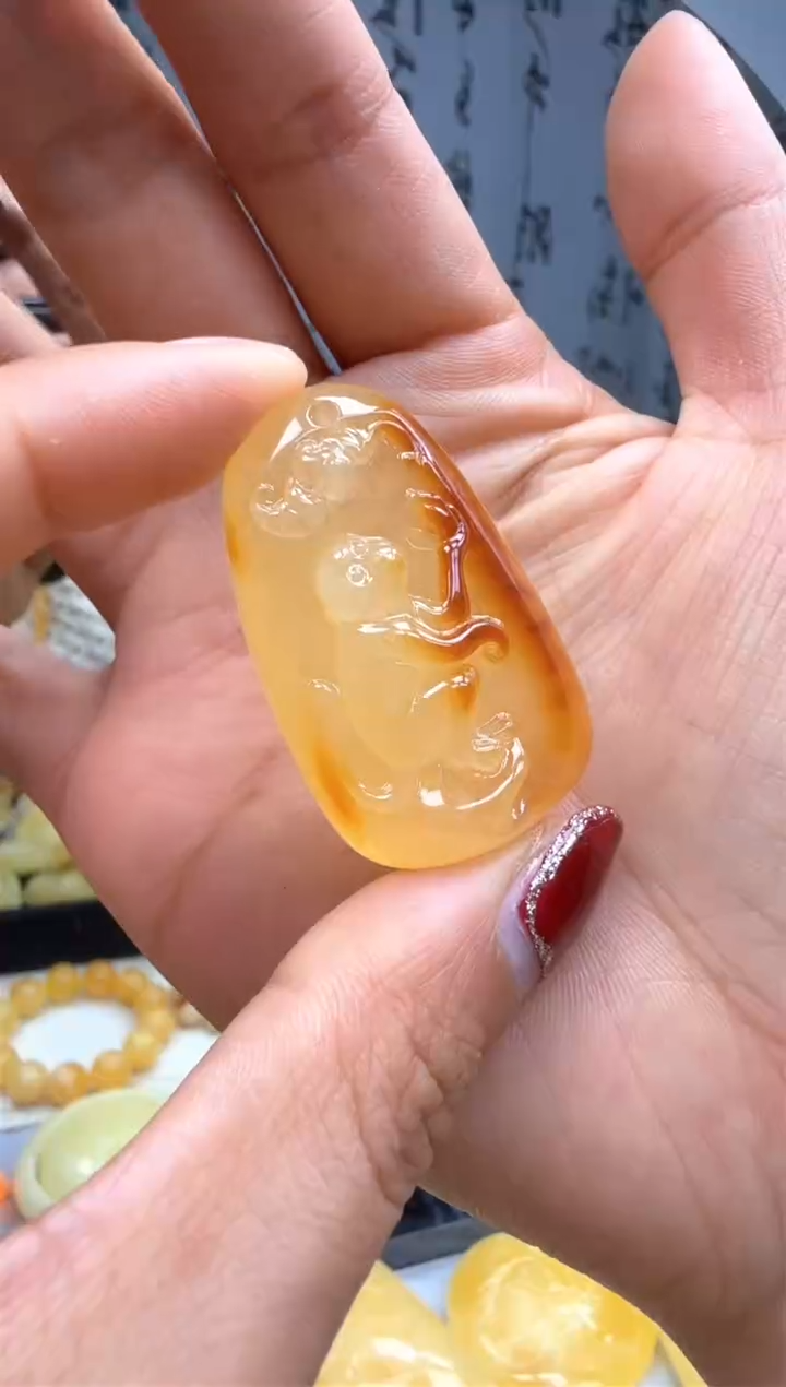 【闪购商品】琥珀裸石未镶嵌挂坠