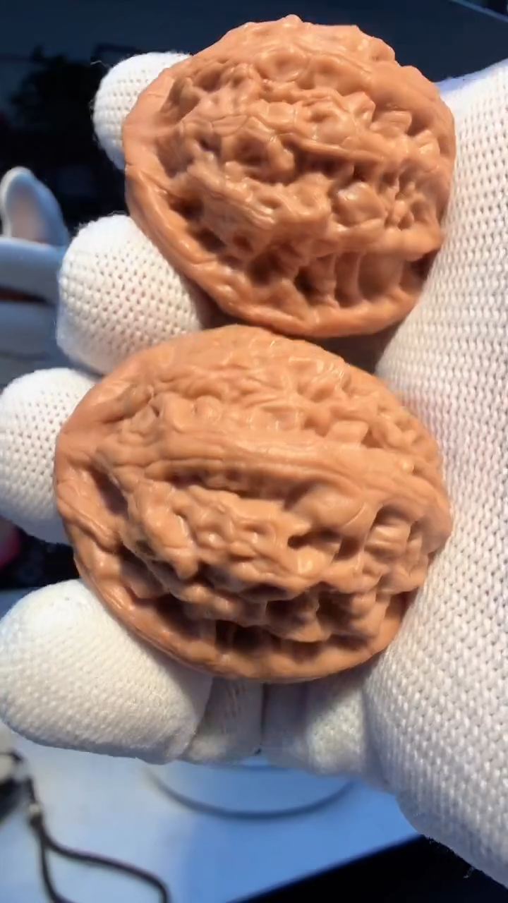 把件文玩核桃027 红锦鲤 边39-肚41-高41