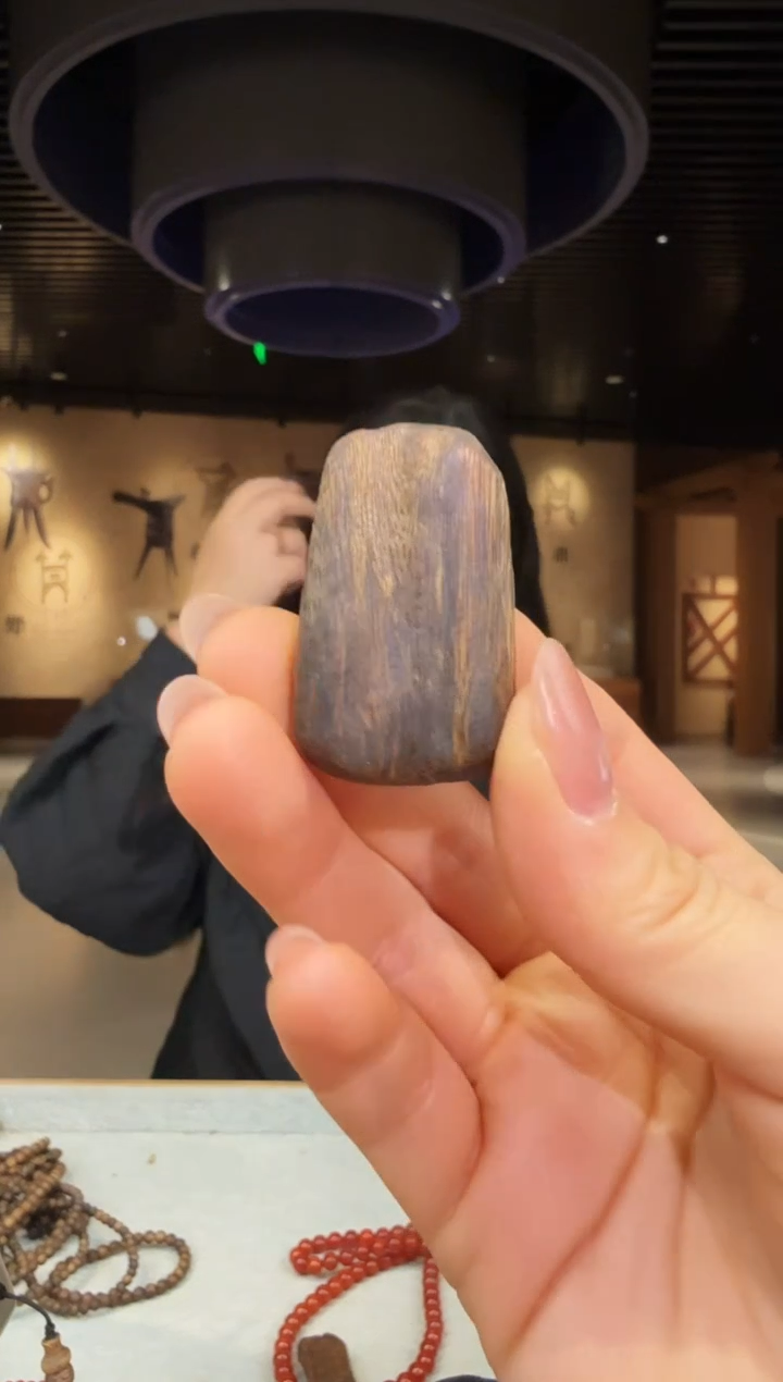 【闪购商品】沉香吊坠海南莺歌绿棋无事牌