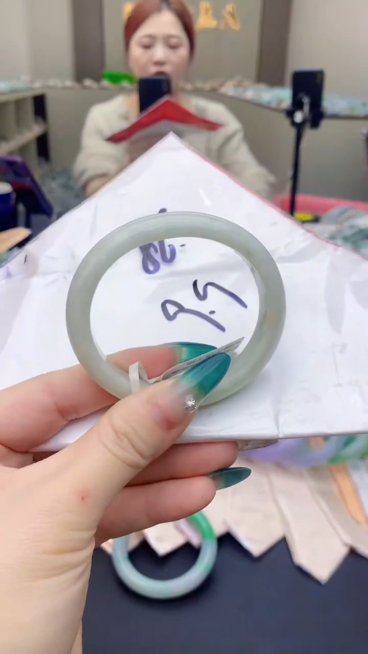 【闪购商品】翡翠手镯未镶嵌0548636225