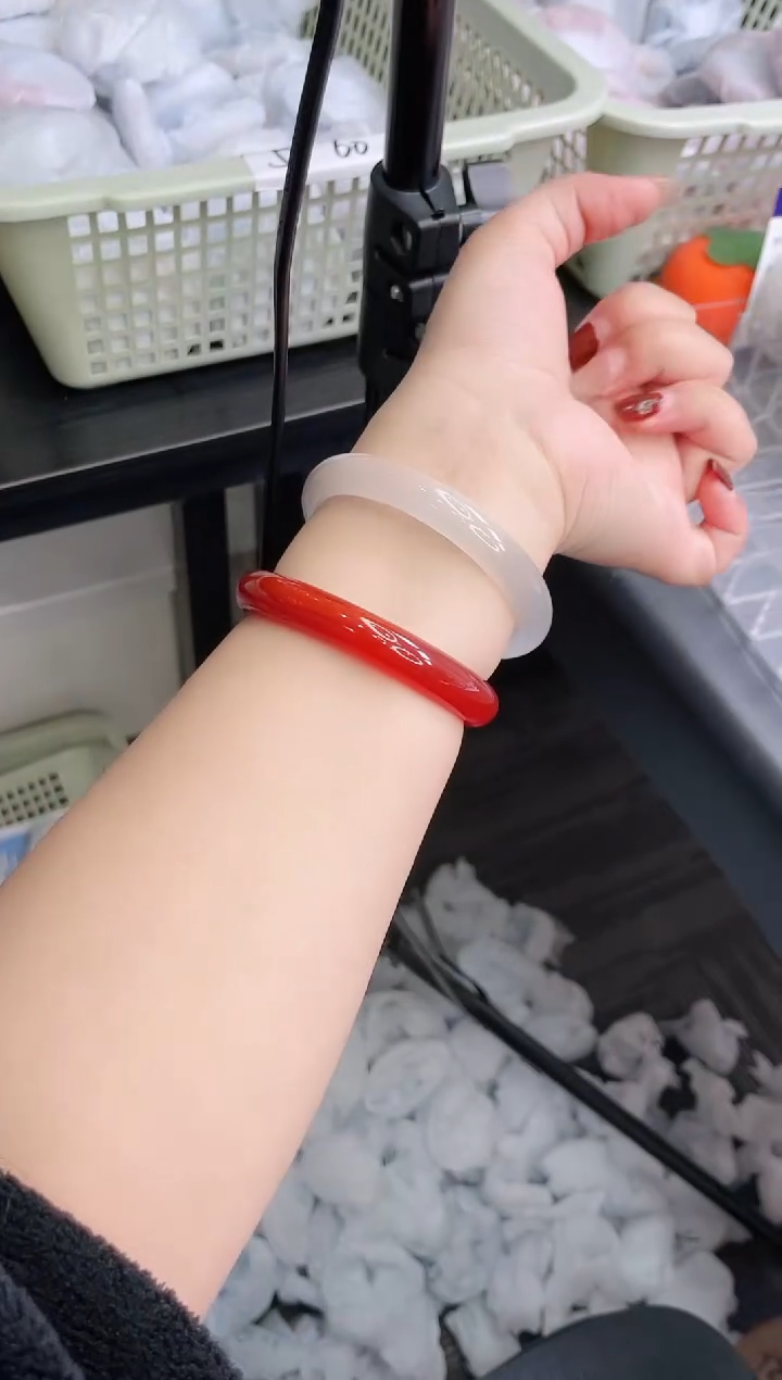 【闪购商品】石英质玉手镯未镶嵌391-61.7