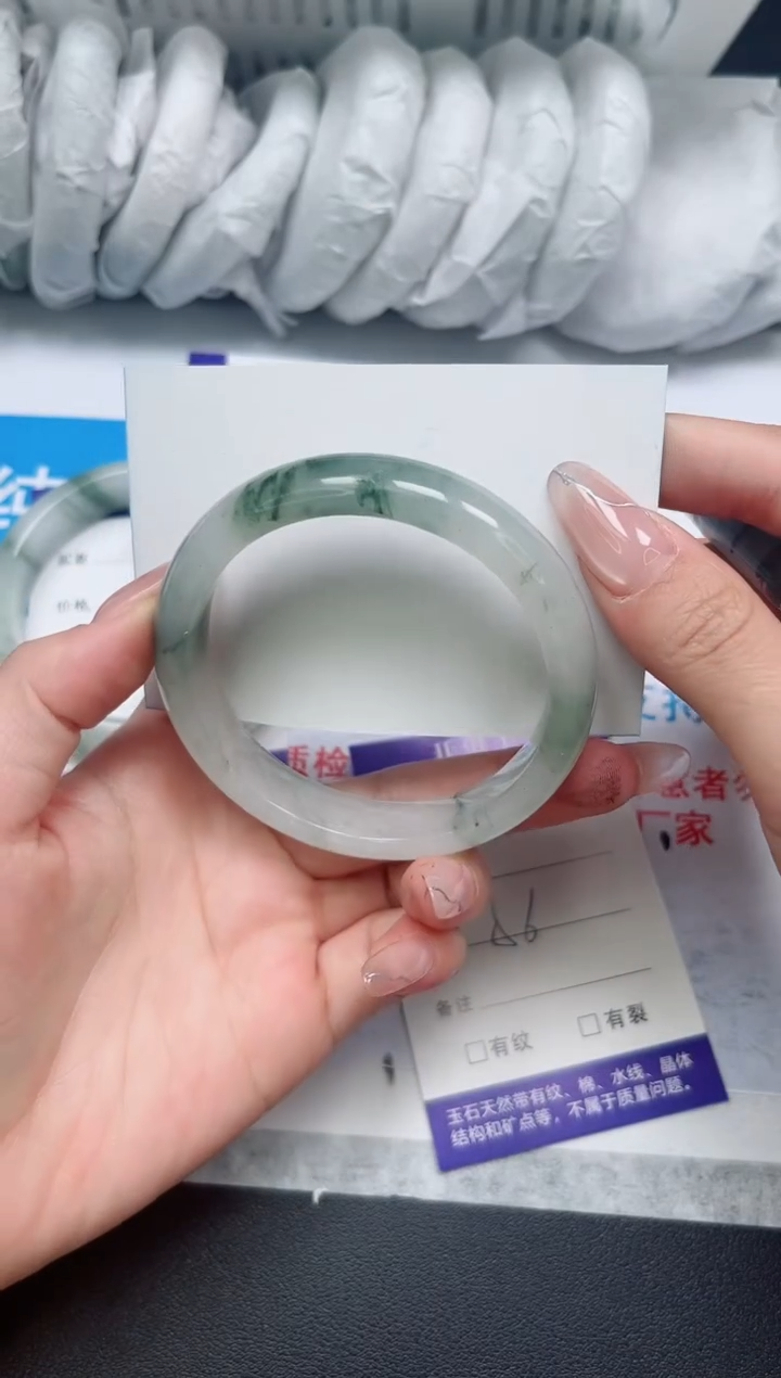 【闪购商品】石英质玉手镯未镶嵌118