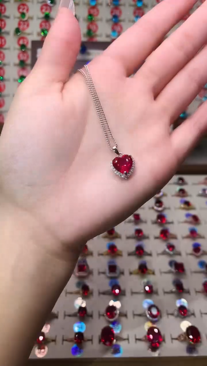 吊坠(赠链)银S925镶嵌红宝石心10*10 银托