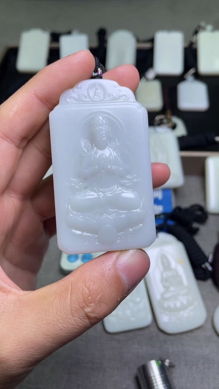 颈饰未镶嵌和田玉1