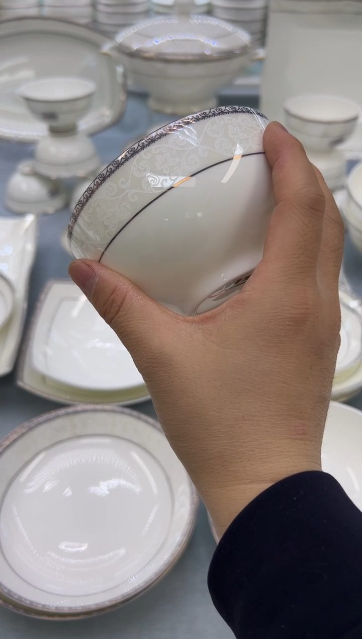 骨瓷玲珑4.5奥20个  