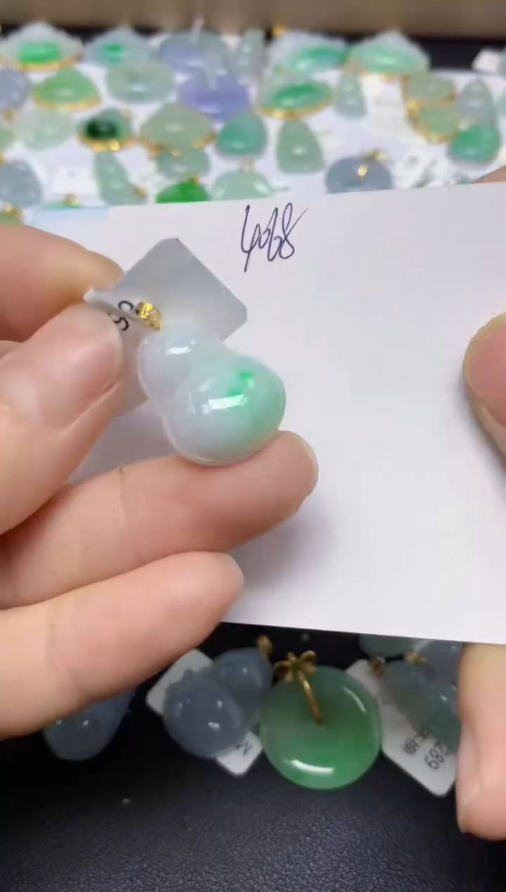 【闪购商品】翡翠挂件18K金镶嵌 天然翡翠A货